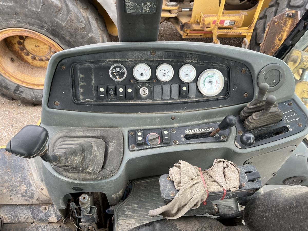 ./imagenes/INVOICE/2019/17259/RETROEXCAVADORA CATERPILLAR 416D (19).JPG